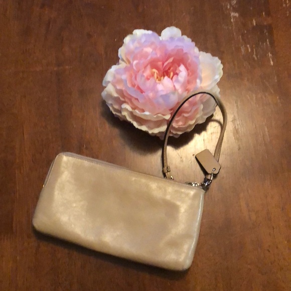 Coach wristlet - Picture 2 of 5